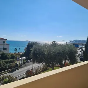 Bell'alloggio A Due Passi Dalle Spiagge Di Appartamento