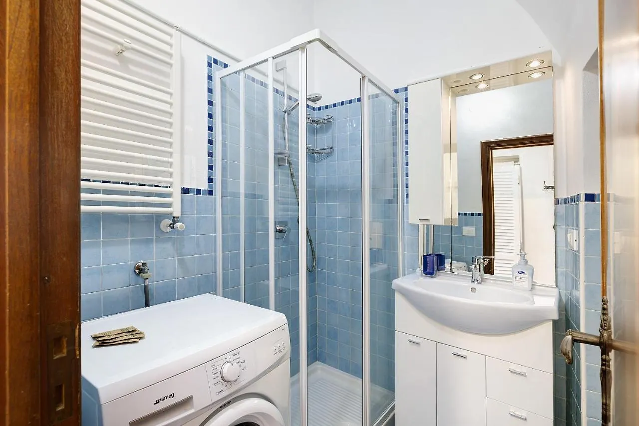 Vittoria Apartment Finale Ligure 0*,