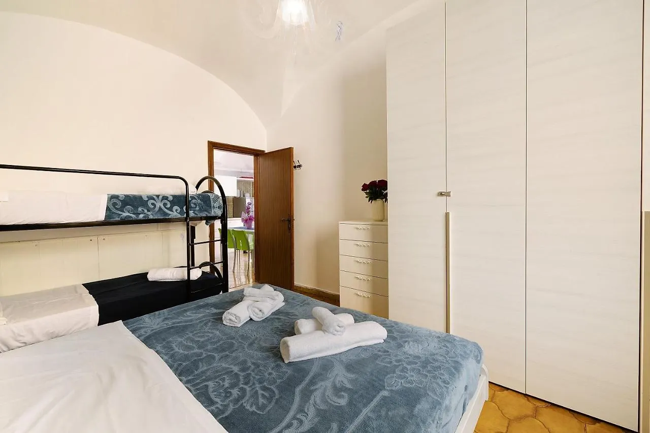 Vittoria Apartment Finale Ligure
